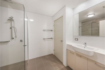 Apt 34 - Ensuite (1)