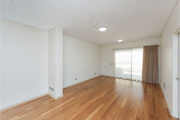 Apt 34 - Living