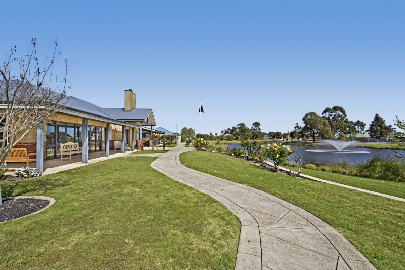 Bethanie fields pool